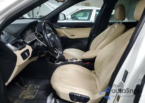 2016 BMW X1 xDrive28I z USA, uszkodzony, nr VIN WBXHT3C33G5F64441